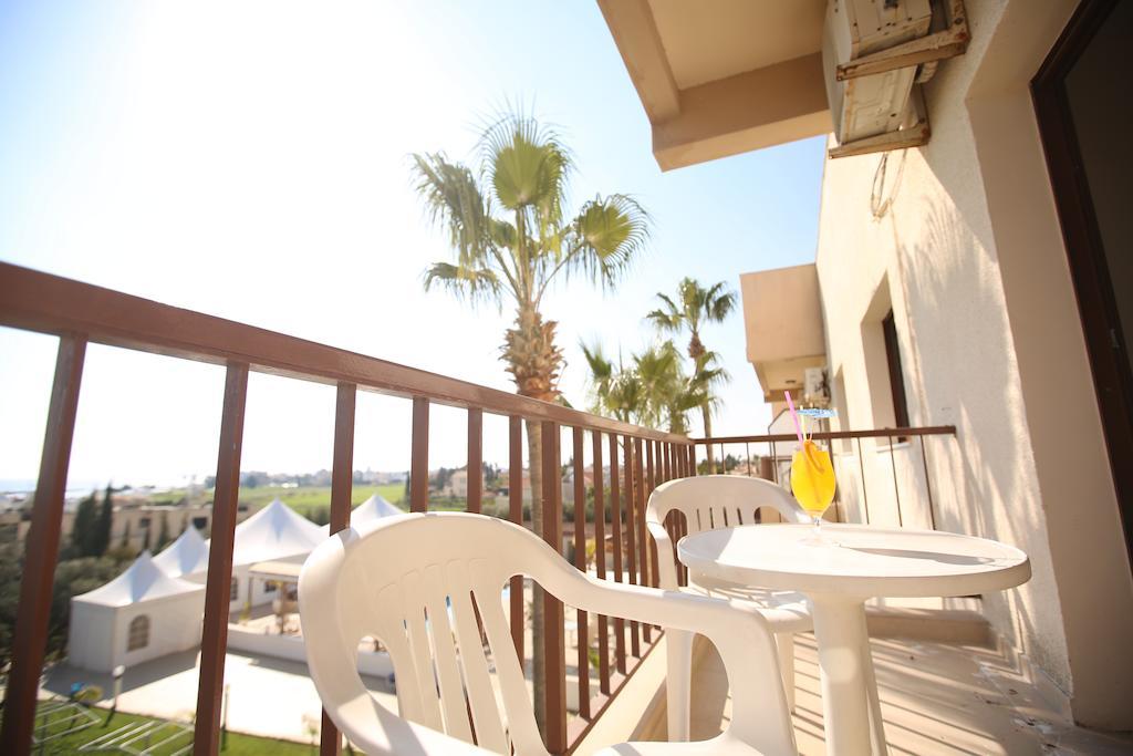 Lucky Hotel Apartments Larnaca Dış mekan fotoğraf