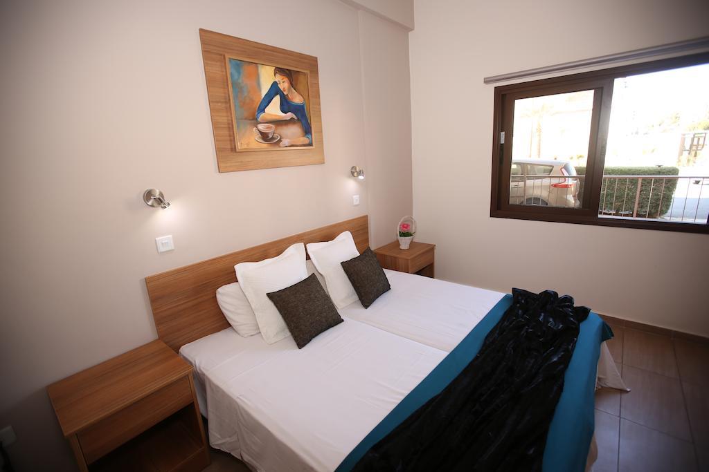 Lucky Hotel Apartments Larnaca Dış mekan fotoğraf