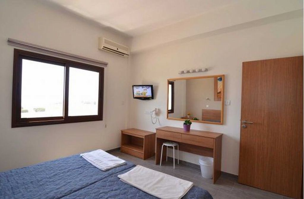 Lucky Hotel Apartments Larnaca Dış mekan fotoğraf